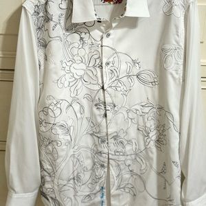 Men’s XL Robert Graham shirt